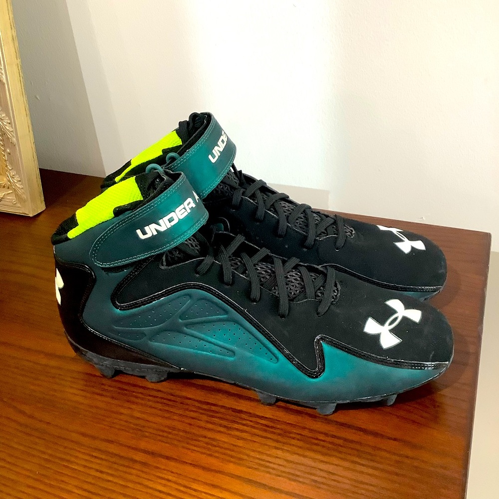 Under Armour Highlight football Cleats